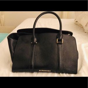 Burberry drawstring handbag leather